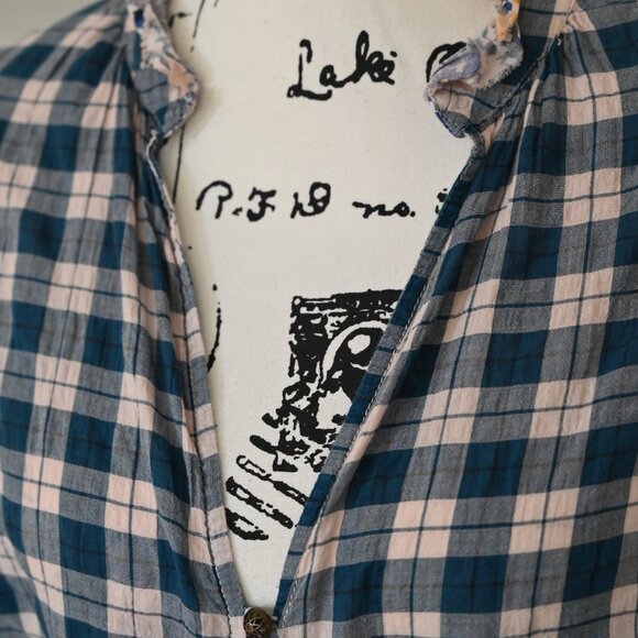 ANTHROPOLOGIE PILCRO Peach Tavi Plaid Button-Down Blouse in Navy LARGE - Picture 4 of 9